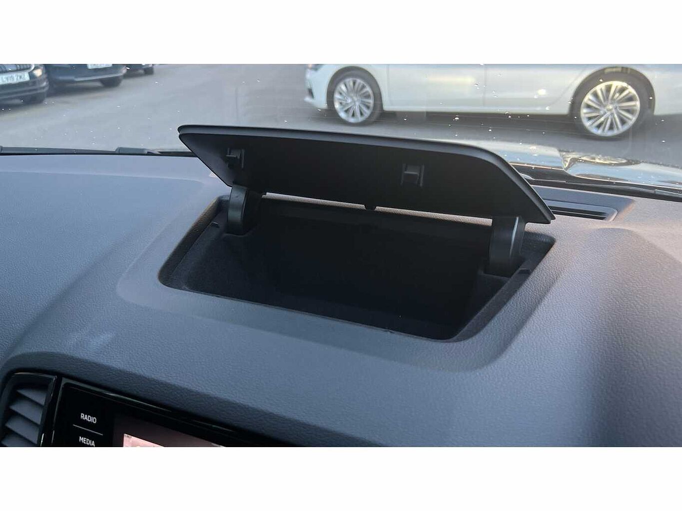 SKODA KAROQ 2.0 TDI [150] Sportline 4x4 5dr DSG