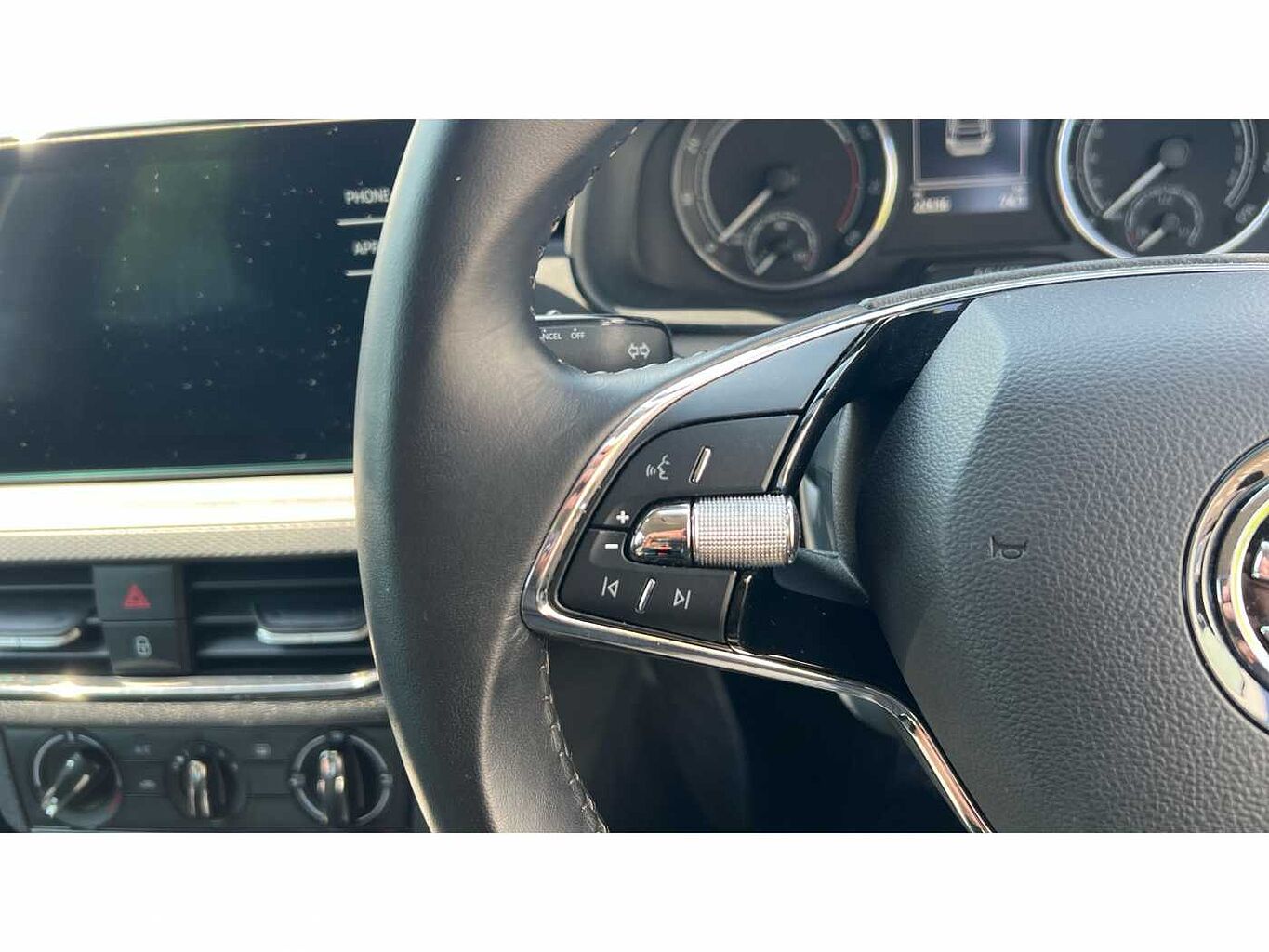 SKODA KAMIQ 1.0 TSI 110 SE 5dr DSG