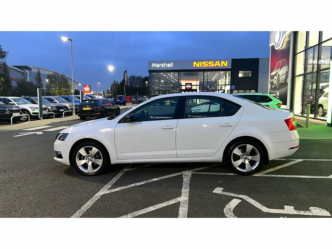 SKODA OCTAVIA Hatch SE Drive 1.5 TSI 150 PS DSG