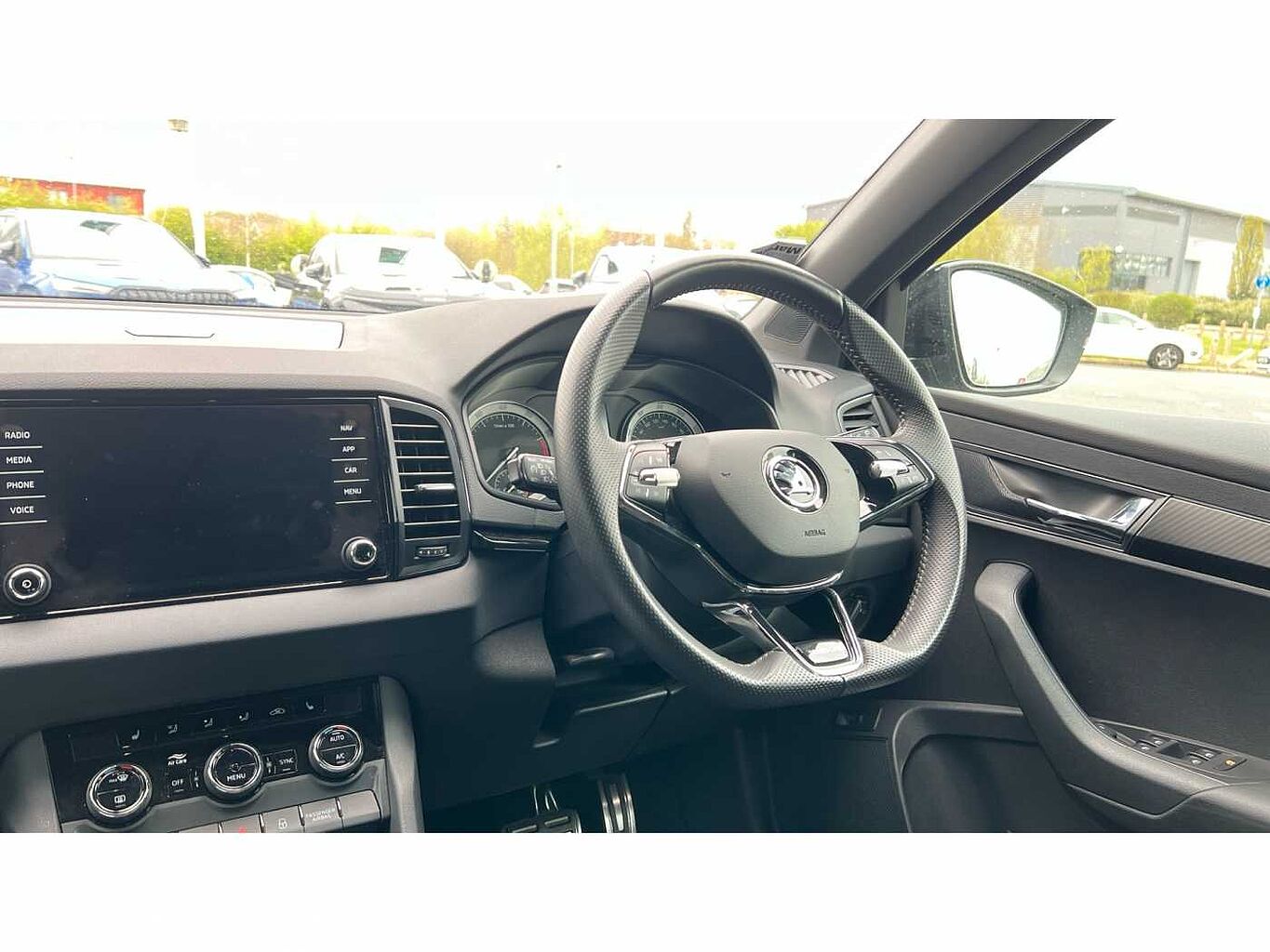 SKODA Karoq SUV 1.5 TSI (150ps) SportLine ACT