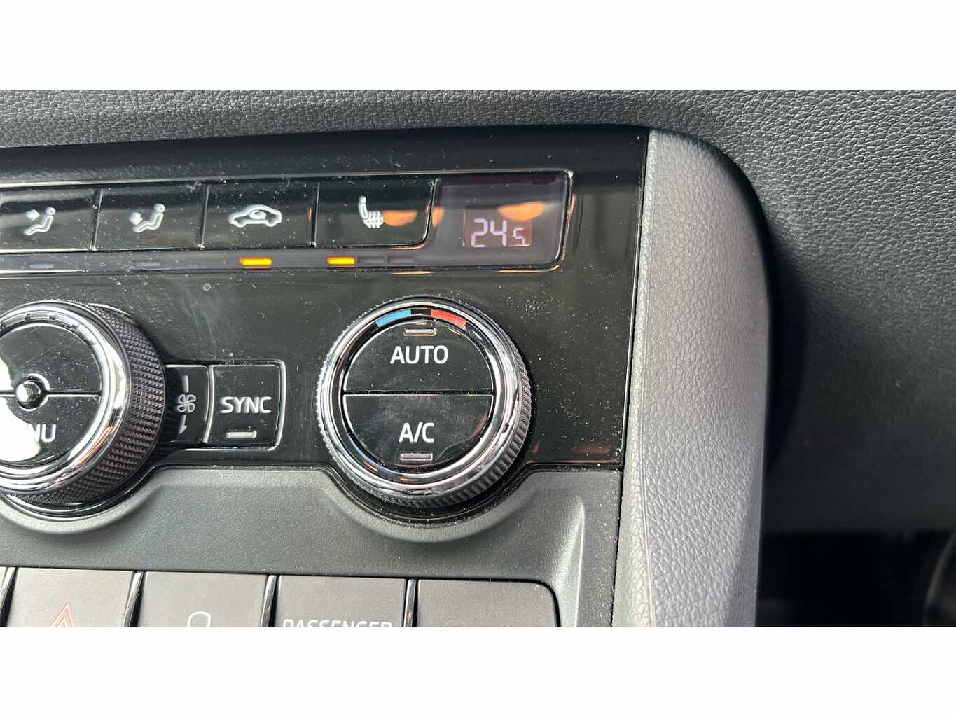 SKODA Karoq SUV 1.5 TSI (150ps) SE L ACT DSG