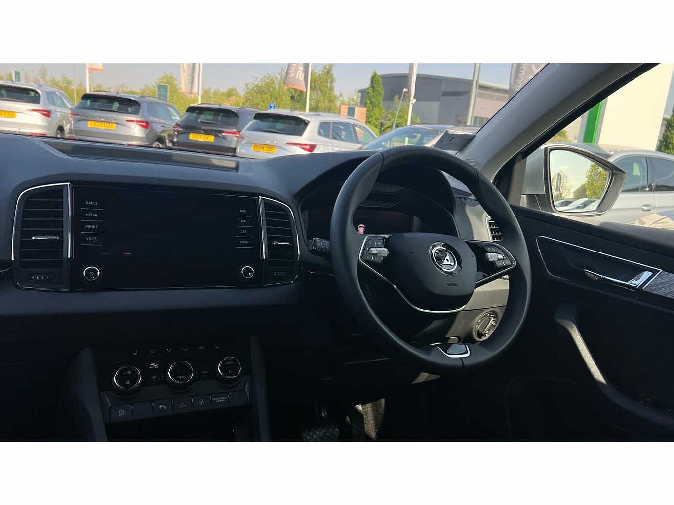 SKODA Karoq SUV 1.5 TSI (150ps) SE L ACT DSG