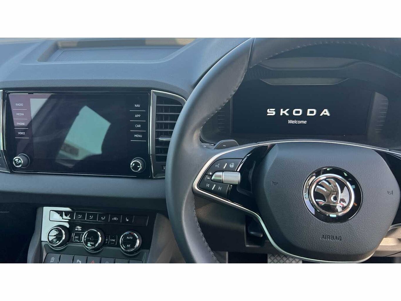 SKODA Karoq SUV 1.5 TSI (150ps) SE L ACT DSG