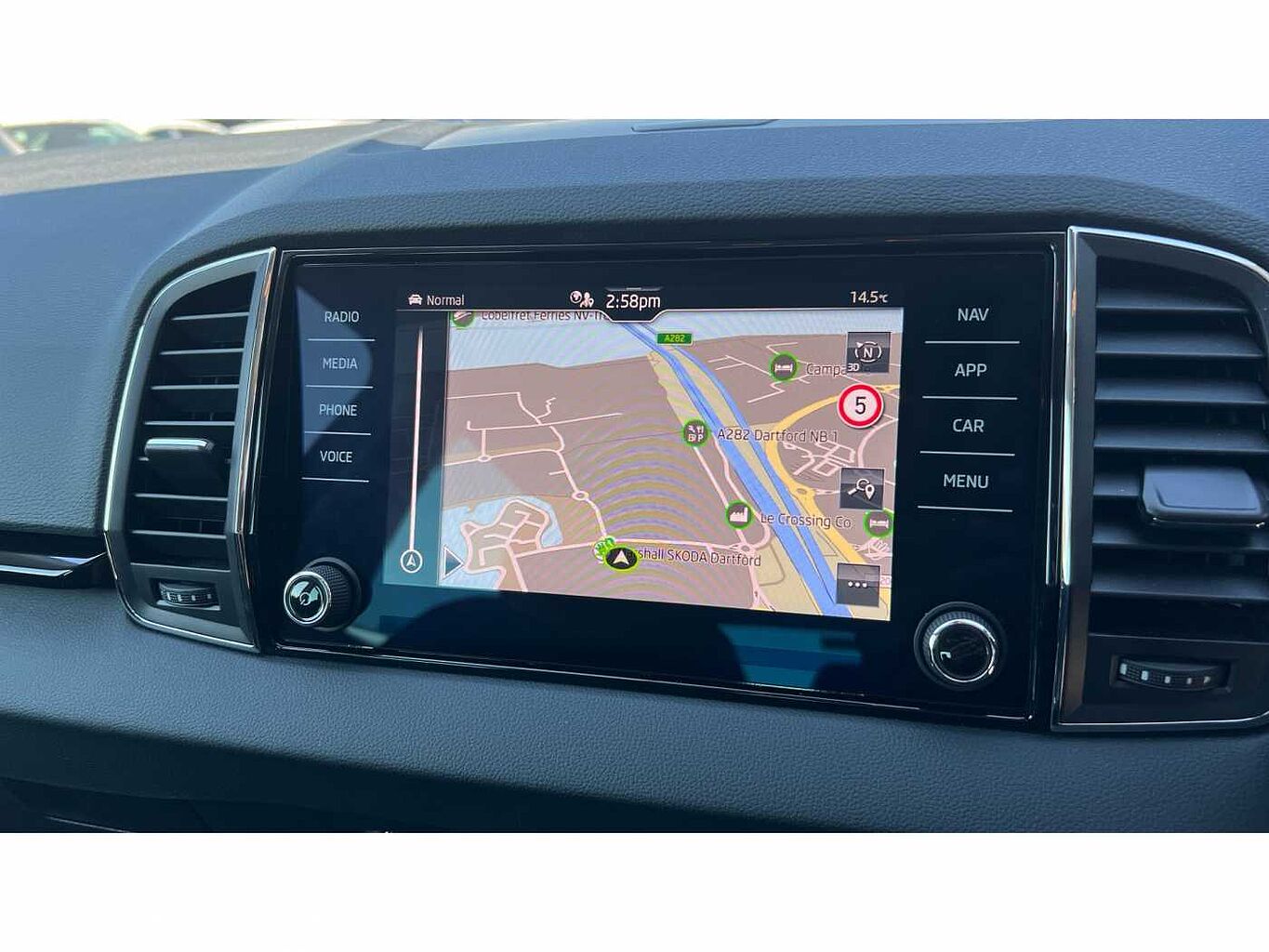 SKODA KAROQ 1.5 TSI SE L 5dr