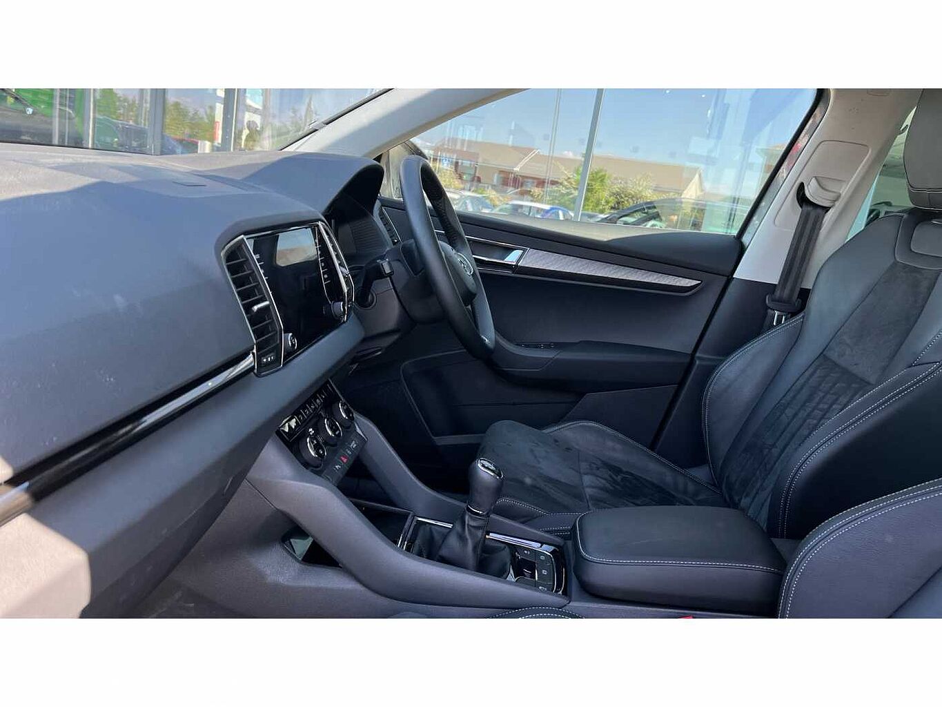 SKODA KAROQ 1.5 TSI SE L 5dr