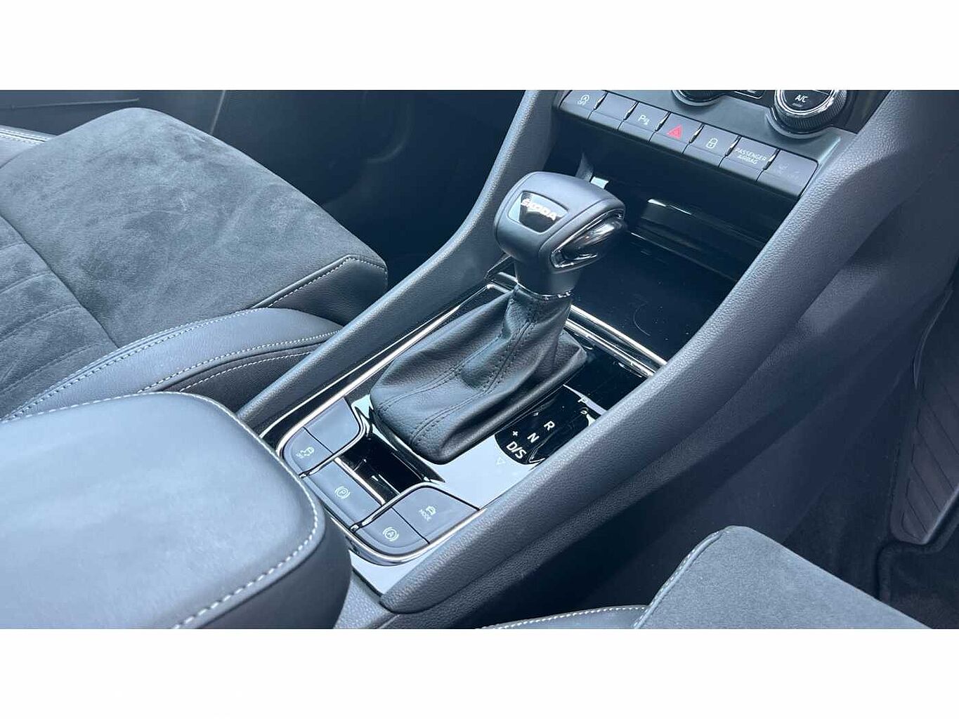 SKODA Karoq SUV 1.5 TSI (150ps) SE L ACT DSG